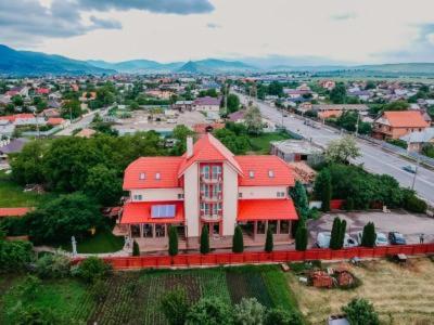 Pensiunea Octogon Piatra Neamţ Esterno foto