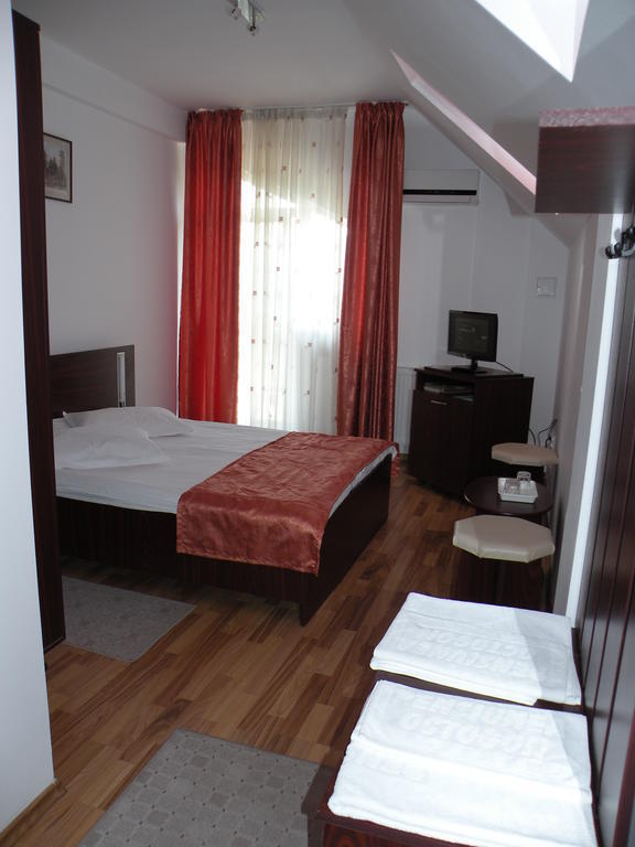 Pensiunea Octogon Piatra Neamţ Camera foto