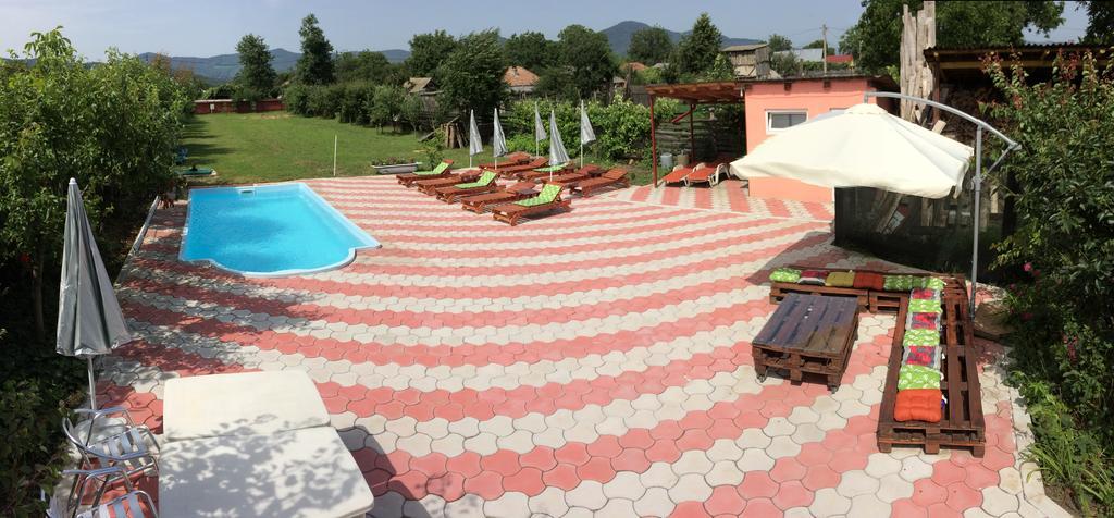 Pensiunea Octogon Piatra Neamţ Esterno foto