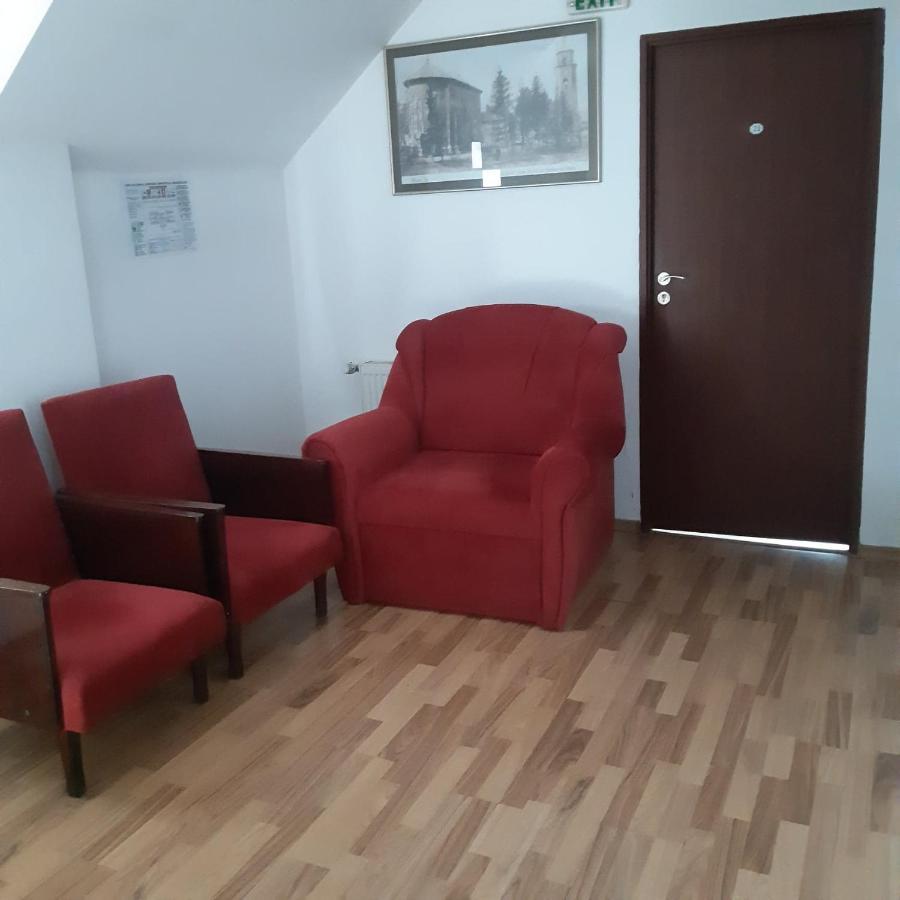 Pensiunea Octogon Piatra Neamţ Esterno foto